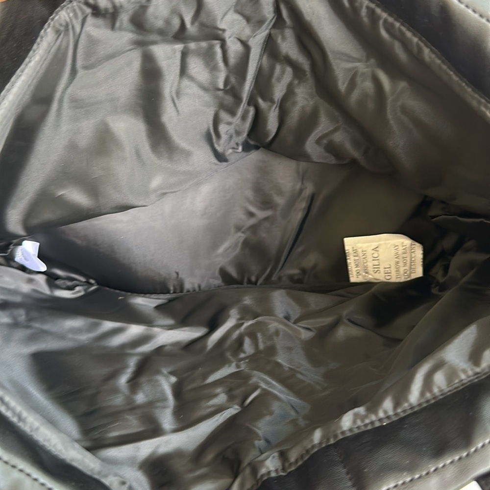 NWT VS Quilted Tote Black - Picture 4 of 5